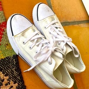 Airwalk converse style cream white kicks